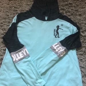 A Justice volleyball pullover 🏐.